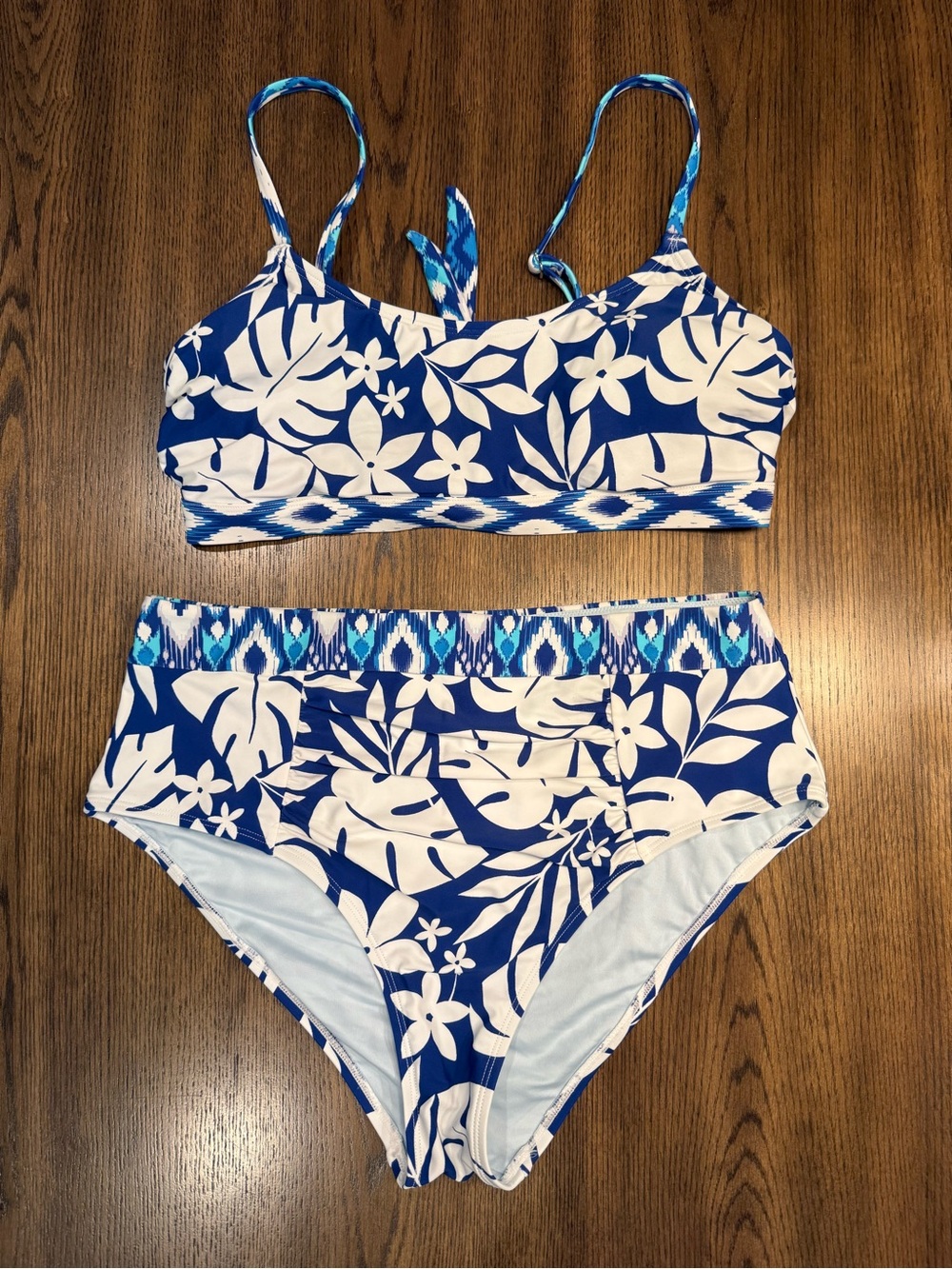 Cupshe Blue and White Floral High-Waist Bikini Size L